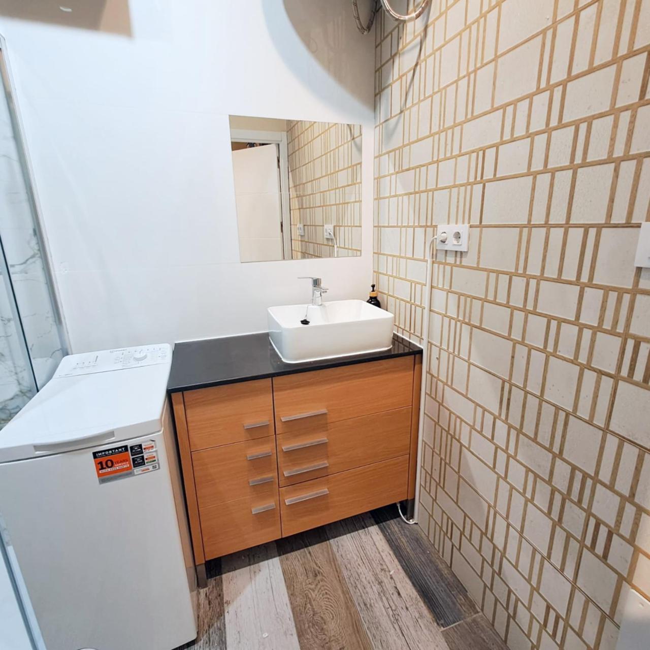 Loft Deluxe - Madrid Retiro Apartment Luaran gambar